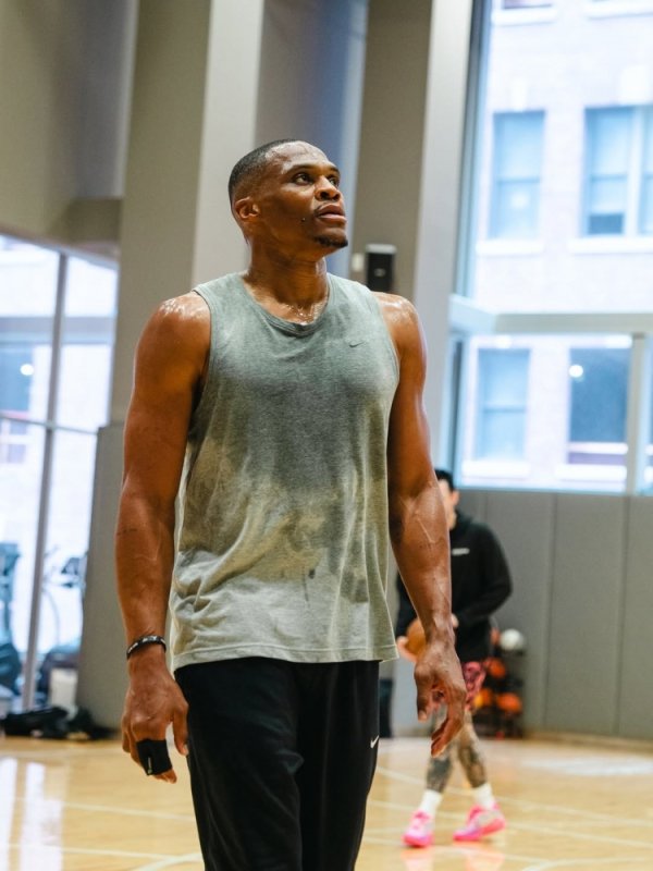 Chuẩn bị cho điểm dừng tiếp theo! Westbrook cập nhật phương tiện truyền thông xã hội và chuyển tiếp 