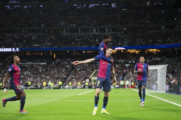 Mỗi môn thể thao: Lewandowski chào đón 150 cột mốc ở Barcelona, ​​ghi được bảy bàn thắng trong năm t