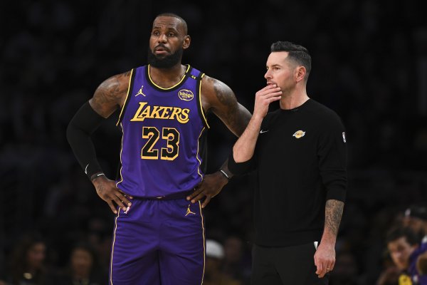 Trò chơi đầu tiên của Lakers trong mùa giải mới so với Suns James & Smart & Kleber & ADU
