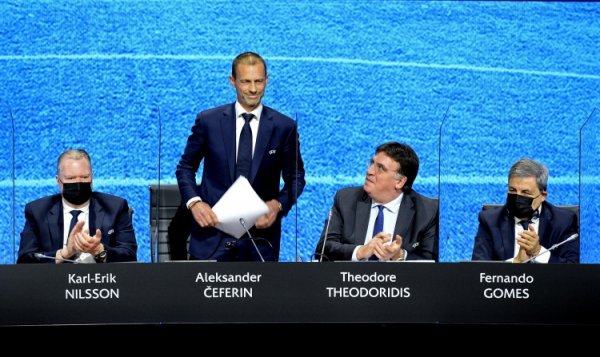 L Equipe: UEFA có kế hoạch c