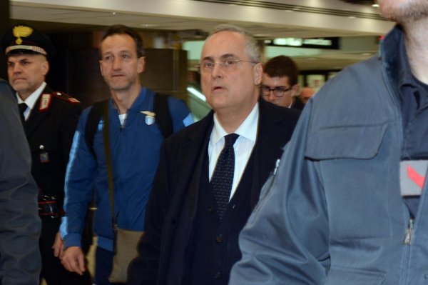 Lotito: Tôi có mối quan hệ tôn trọng và thân thiện với Sarri và Lazio có khả năng xoay chuyển tình t