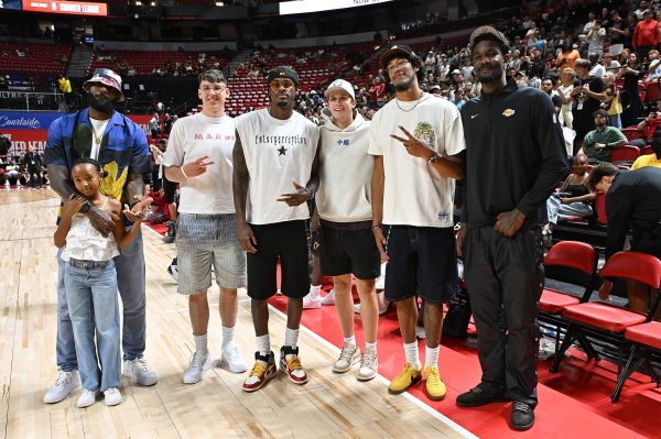 Pierce: Đội hình hỗ trợ của Lakers không tốt& James đã 40 tuổi. Nếu không có thành tích lớn thì 