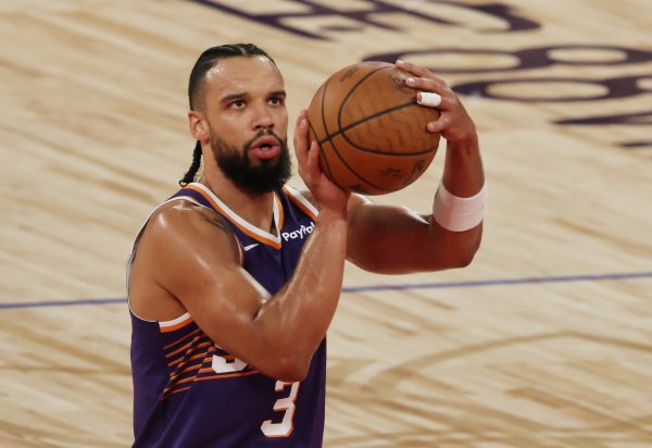 Huấn luyện viên Suns: Chấn thương của Dillon không nghiêm trọng. Anh và Jaylen Green vẫn đang được t