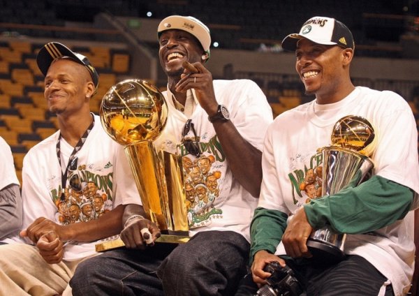 Perkins nói về Big Three của Quân đội Xanh: KG là cầu thủ giỏi nhất trong đội. Anh ấy là người toàn 