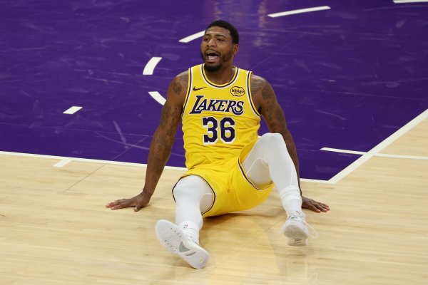 Nếu tôi không hiểu hành vi phạm tội thì bạn cũng đừng mong bạn hiểu! Smart có 5 điểm, 2 rebound, 3 k