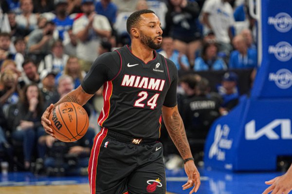 Bobby đã trở lại Los Angeles! Quan chức Heat: Powell nghi ngờ sẽ thi đấu với Clippers hôm nay