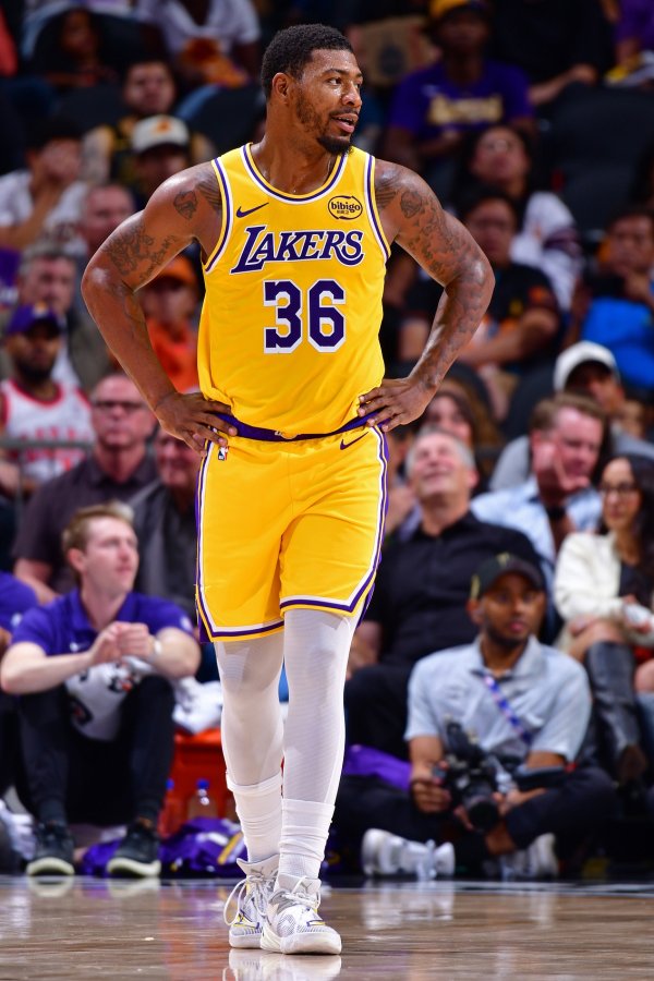 Thông minh: Phòng ngự có thể không bắt mắt bằng ghi 40 điểm nhưng đó là điều cần thiết để vô địch