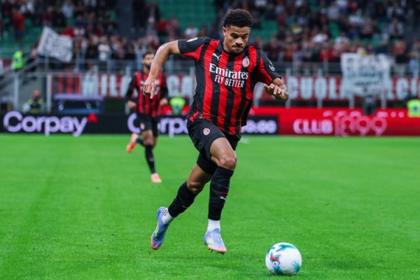 Phóng viên: Đội hình của Milan vẫn còn rất mỏng, ban lãnh đạo phải đưa cầu thủ mới về Allegri trong 