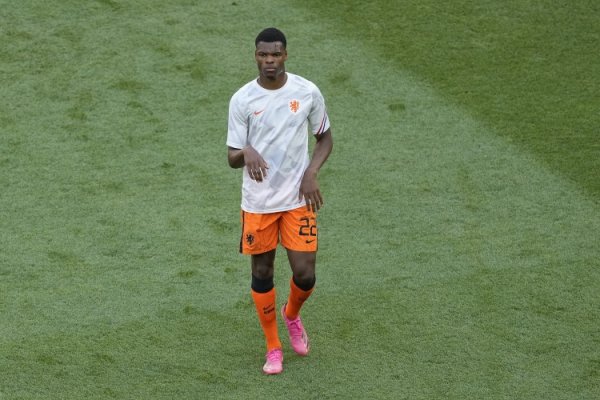 Chính thức: Dumfries rời trại huấn luyện Hà Lan vì chấn thương và trở lại Inter Milan